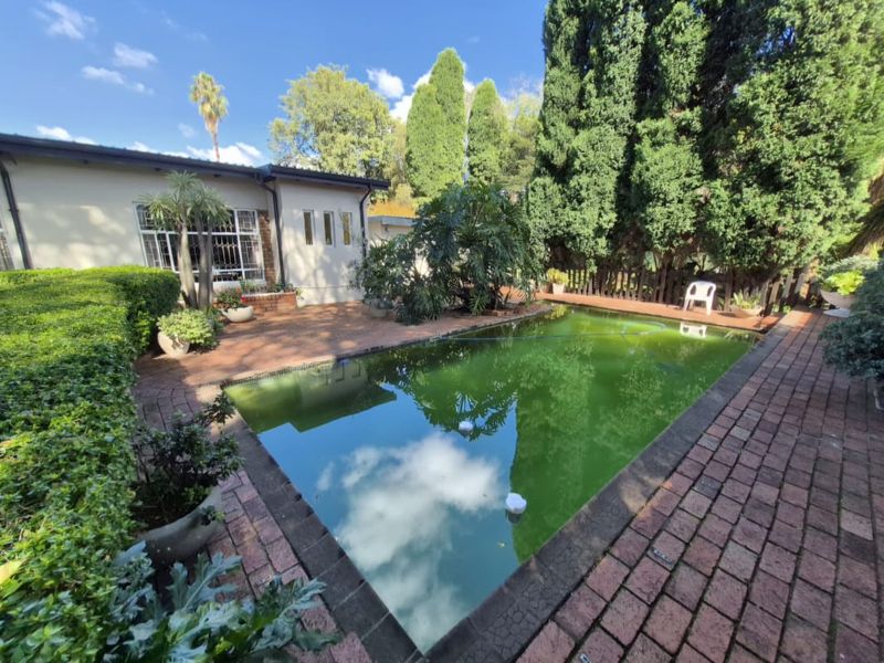 Elegant Family Home on large 1487m2 Corner Stand - Photo 4