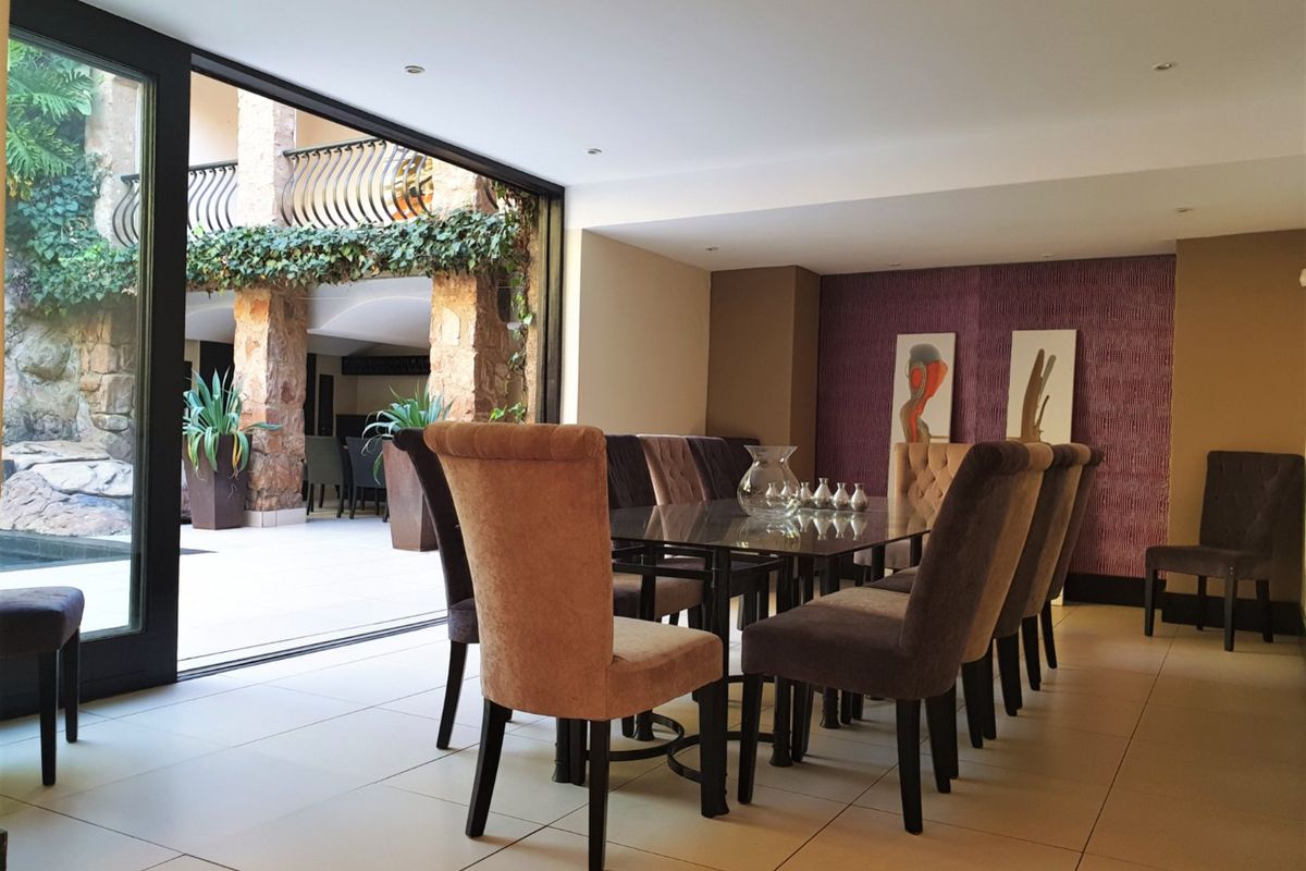 FURNISHED: Elegant 5 Bedroom home in Houghton - Photo 3