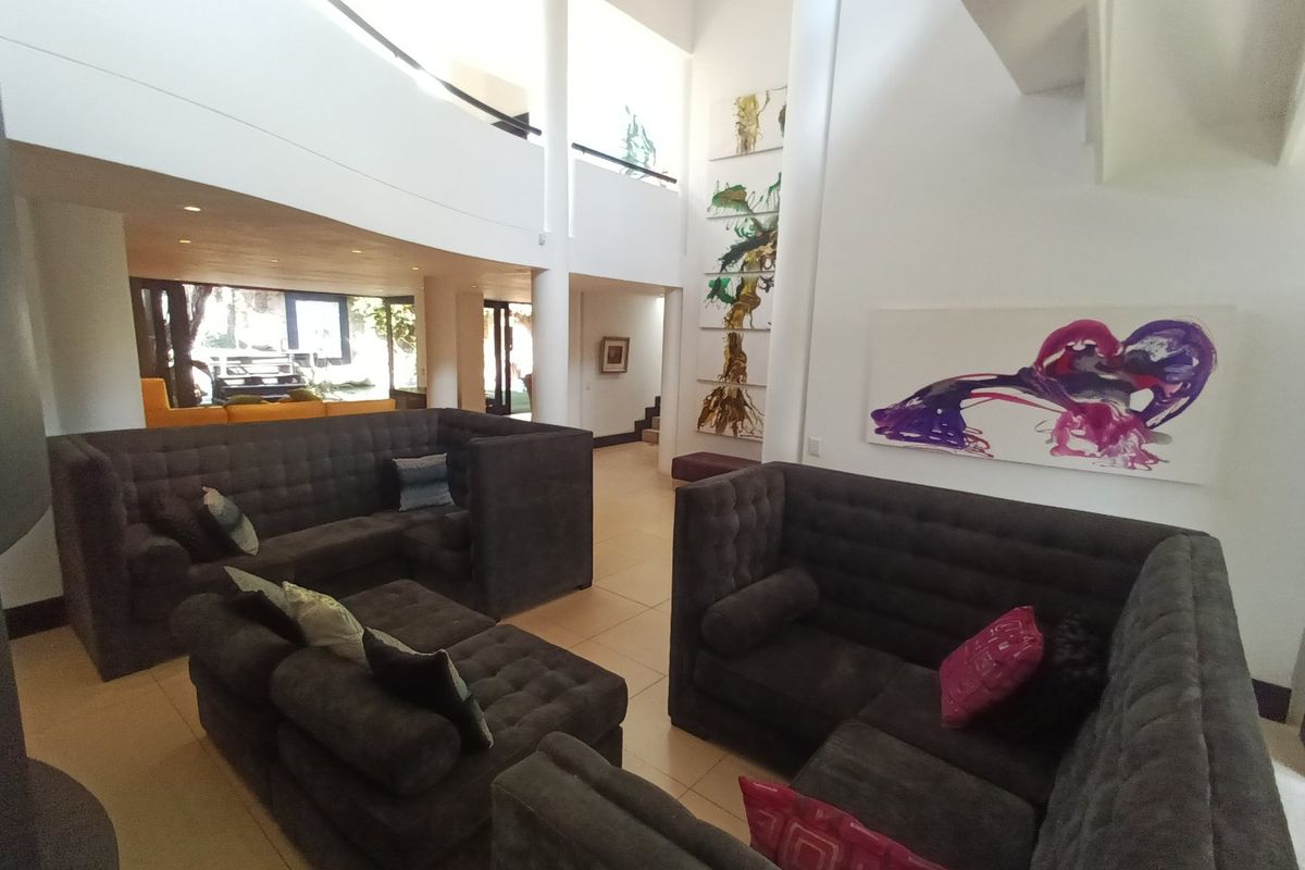 FURNISHED: Elegant 5 Bedroom home in Houghton - Photo 5