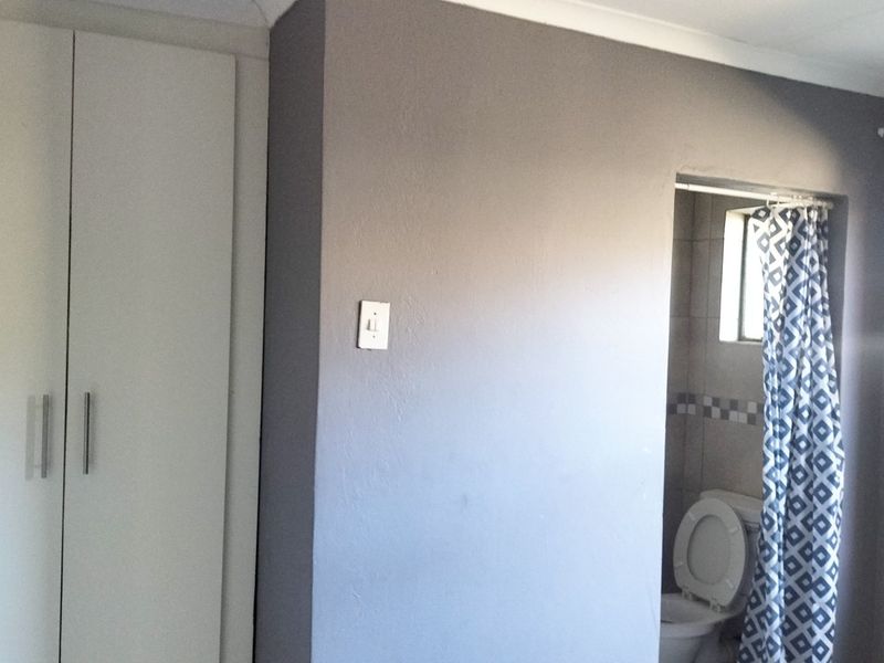 Beautiful 1 bedroom home in a prime location  - Photo 4