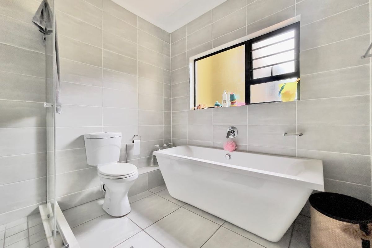 3 Bedroom 2 Bathroom apartment rent - Photo 3