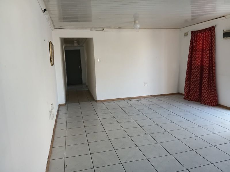 2 Bedroom house for sale in Spandau - Photo 6