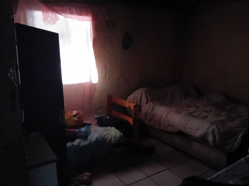 2 Bedroom corner house in Kleinvlei  - Photo 4