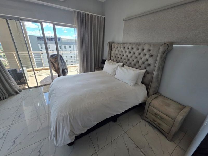FURNISHED | Exclusive 3-Bedroom Duplex with Panoramic Sandton Views - Photo 7
