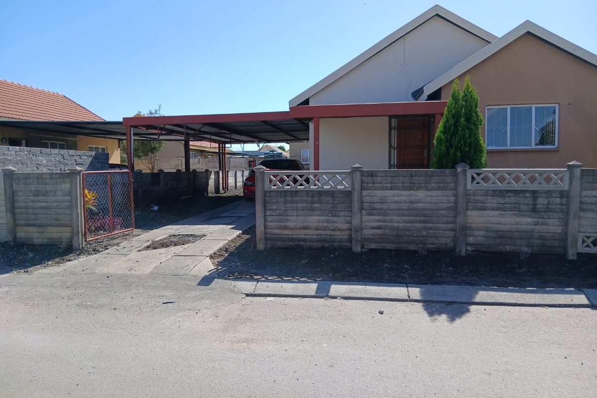 4 Bedroom Family Home for Rental in Platinum Village  - Photo 3