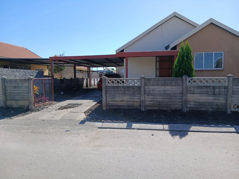 4 Bedroom Family Home for Rental in Platinum Village  - Photo 3