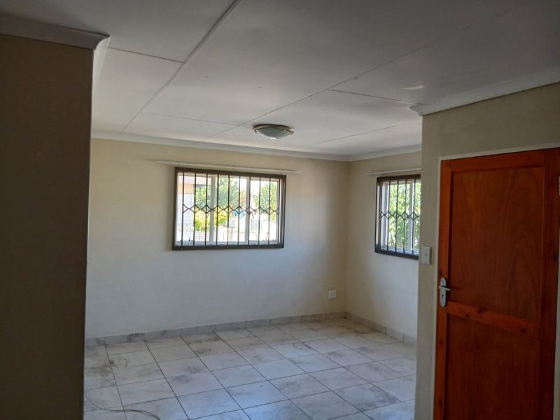 4 Bedroom Family Home for Rental in Platinum Village  - Photo 10