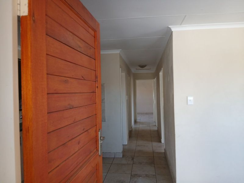 4 Bedroom Family Home for Rental in Platinum Village  - Photo 9