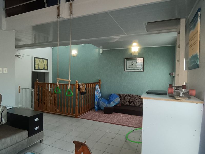 Maitland investment property/family home with flatlets and secure grounds - Photo 9