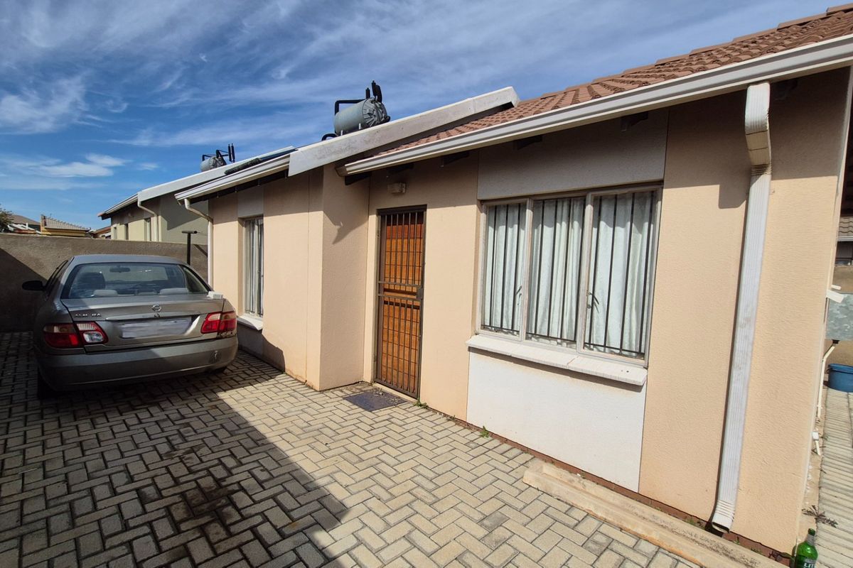 Smart 2-Bed Home in Sky City with Secure Parking - Photo 4