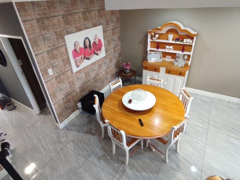 Modern Move-In Ready 3 bedroom Duplex with Stunning Entertainment Area - Photo 6