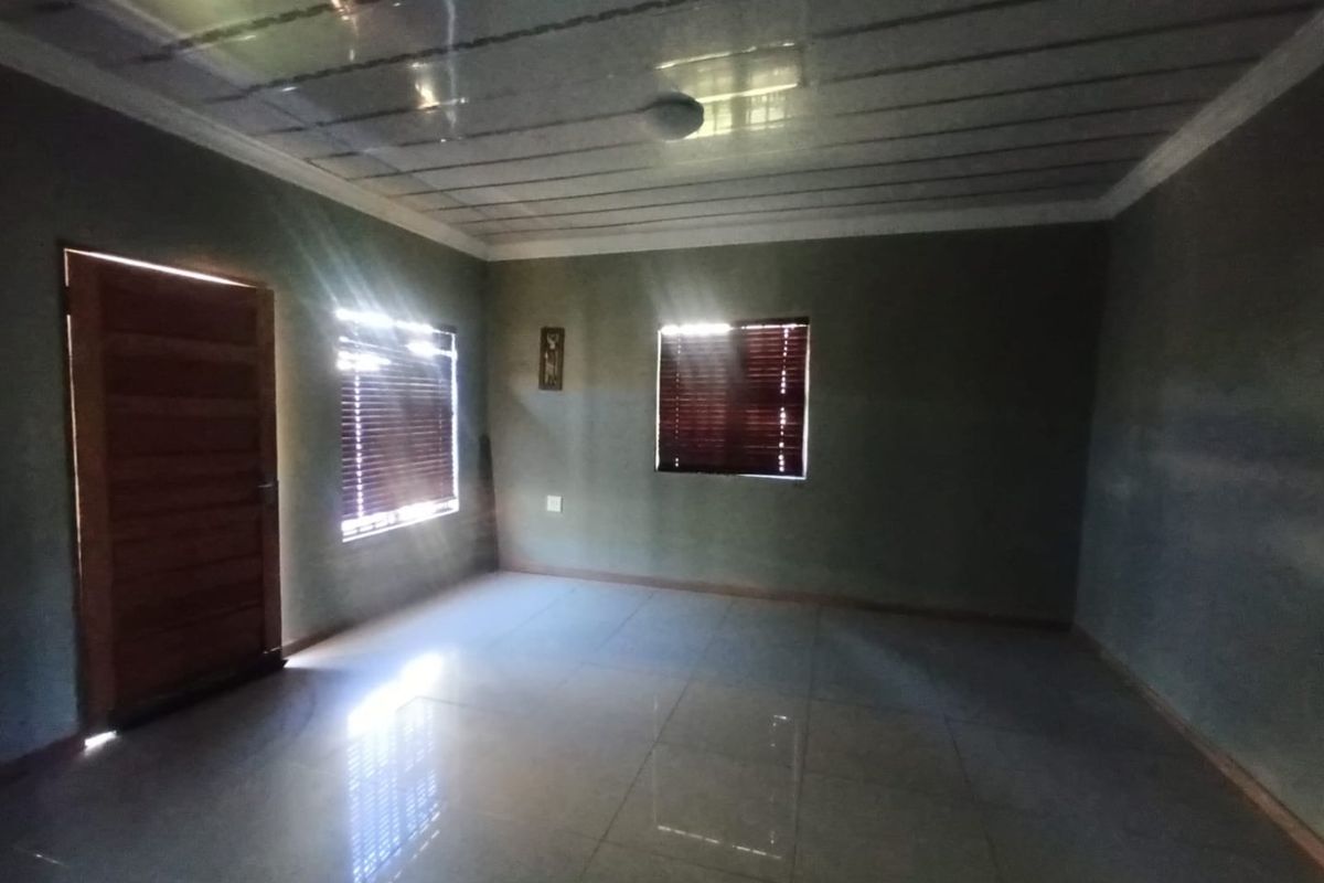 1 Bedroom Garden Flat to Rent in Cullinan | Secure Parking & Water Included - Photo 3