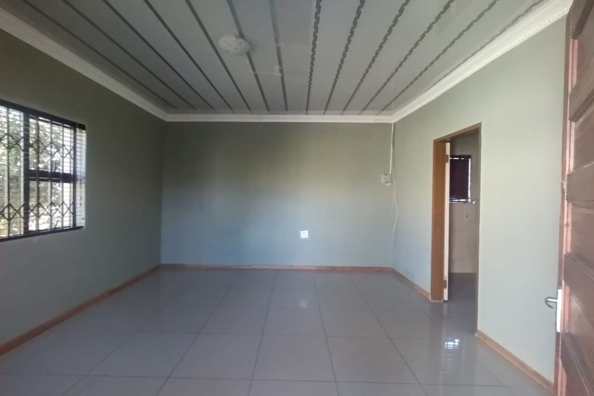 1 Bedroom Garden Flat to Rent in Cullinan | Secure Parking & Water Included - Photo 2