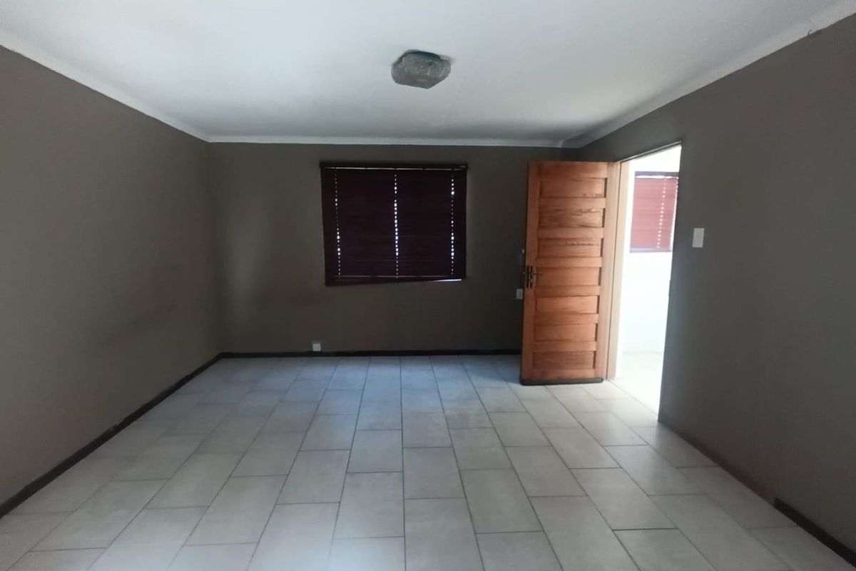 1 Bedroom Garden Flat to Rent in Cullinan | Secure Parking & Water Included - Photo 3