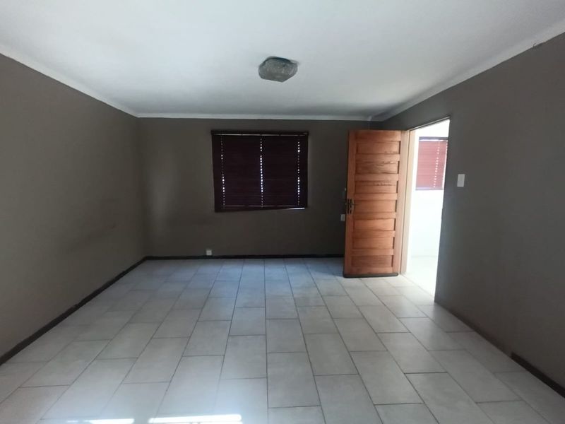 1 Bedroom Garden Flat to Rent in Cullinan | Secure Parking & Water Included - Photo 3
