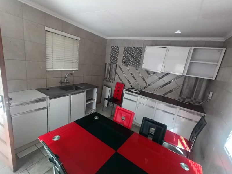 1 Bedroom Garden Flat to Rent in Cullinan | Secure Parking & Water Included - Photo 6