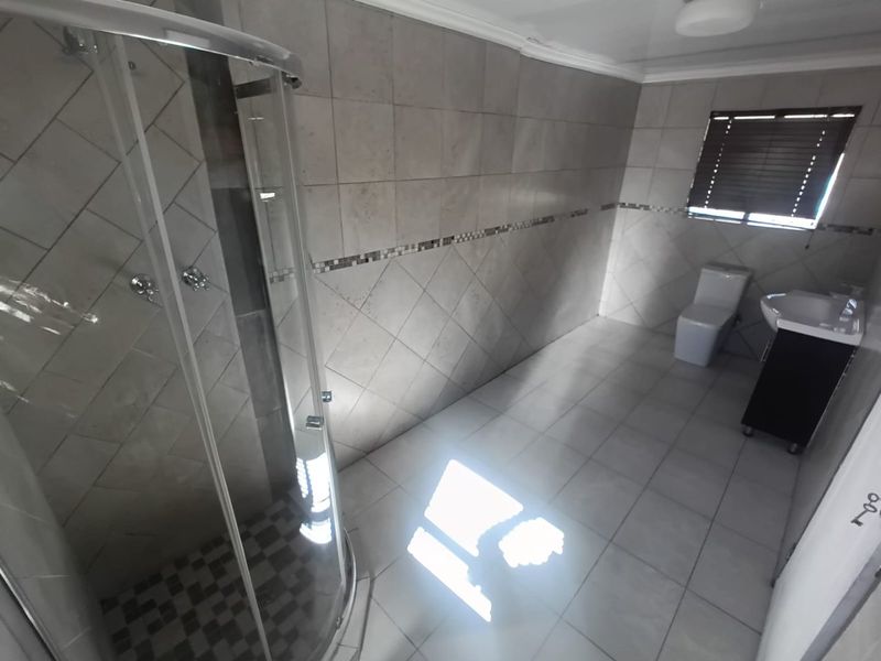 1 Bedroom Garden Flat to Rent in Cullinan | Secure Parking & Water Included - Photo 4