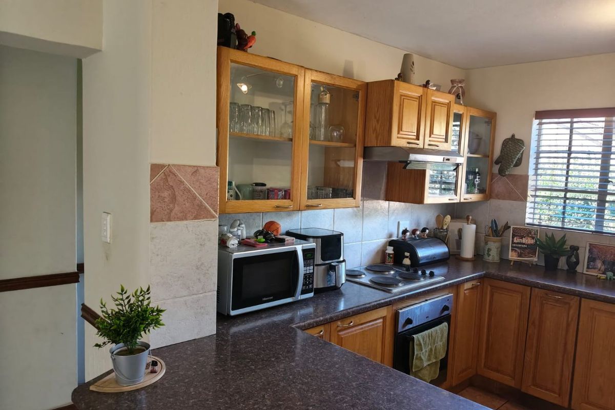 Exclusive Mandate -  Duplex House with modern features and entertainment area. - Photo 5
