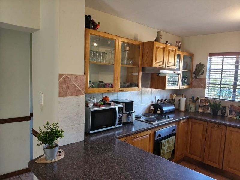 Exclusive Mandate -  Duplex House with modern features and entertainment area. - Photo 5