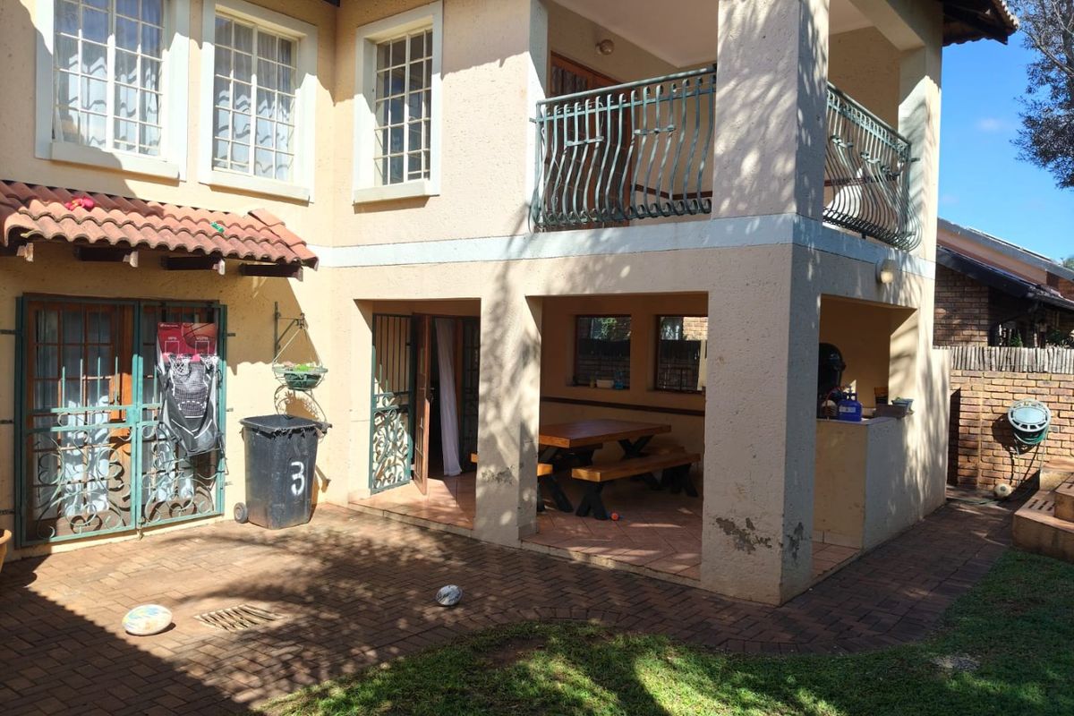 Exclusive Mandate -  Duplex House with modern features and entertainment area. - Photo 2