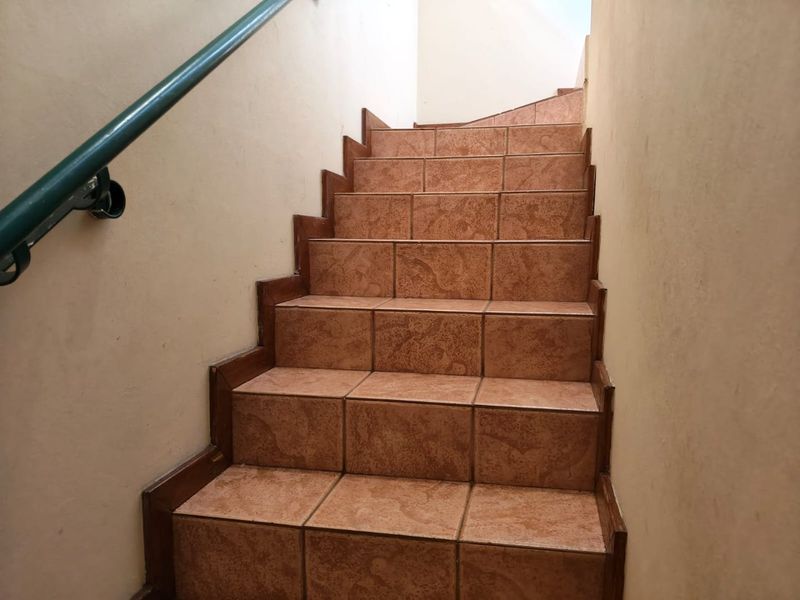 Exclusive Mandate -  Duplex House with modern features and entertainment area. - Photo 10