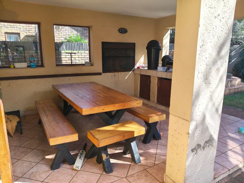 Exclusive Mandate -  Duplex House with modern features and entertainment area. - Photo 4