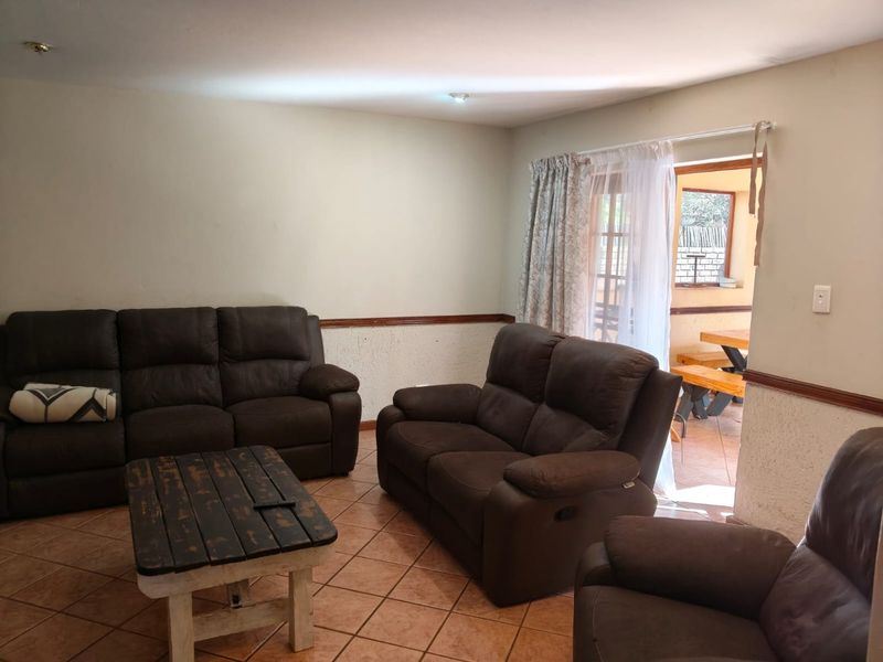 Exclusive Mandate -  Duplex House with modern features and entertainment area. - Photo 9