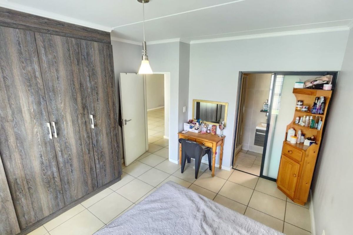 Modern Pet-Friendly Townhouse with Pool & Braai Area! - Photo 4
