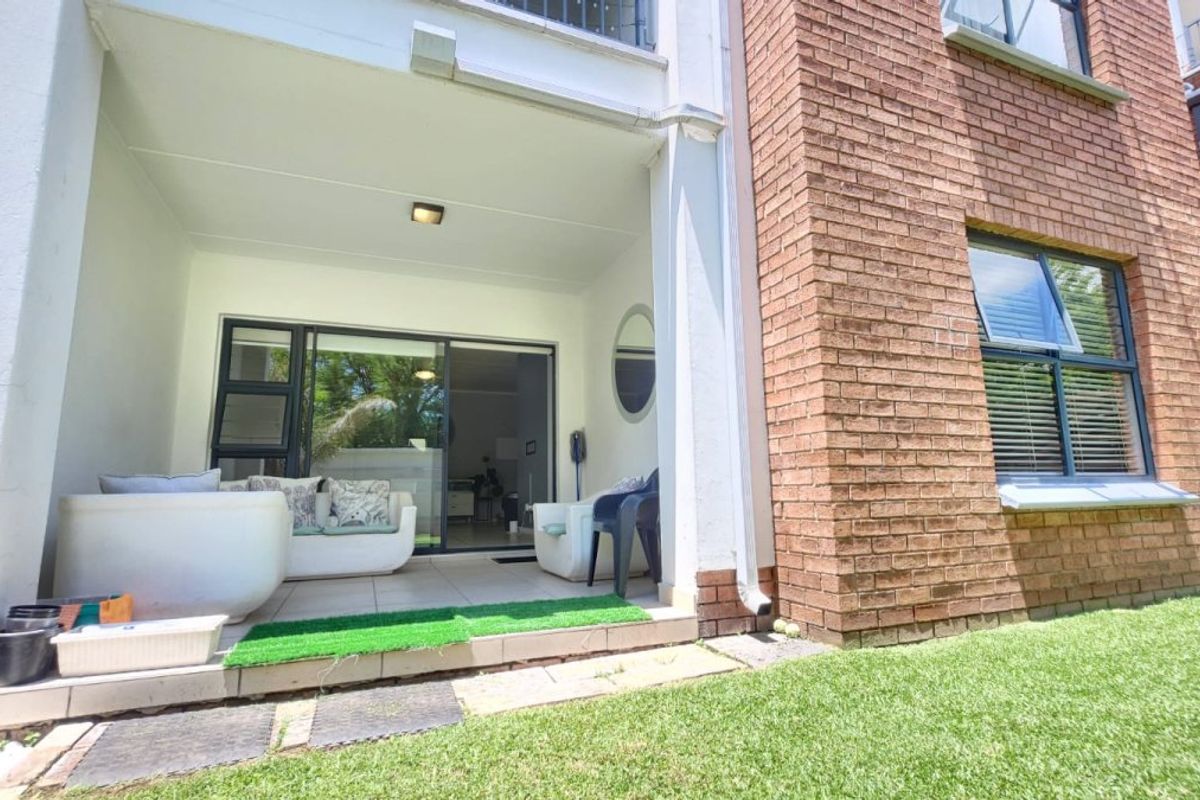 Modern Pet-Friendly Townhouse with Pool & Braai Area! - Photo 2