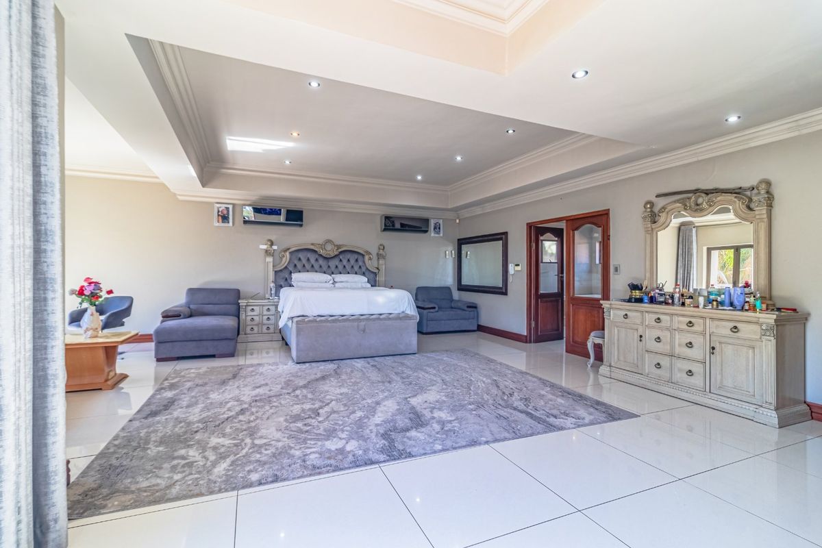 EXQUISITE 6 BEDROOM 6 BATHROOM HOUSE FOR SALE IN BEDFORDVIEW - Photo 5