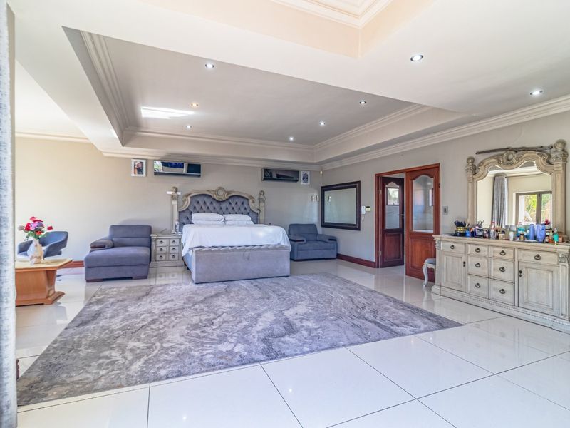 EXQUISITE 6 BEDROOM 6 BATHROOM HOUSE FOR SALE IN BEDFORDVIEW - Photo 5