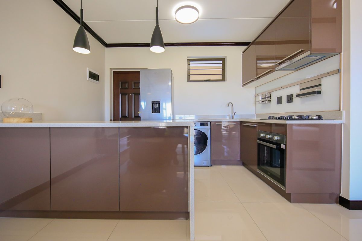2 bed 2 bath Apartment for sale - Photo 4