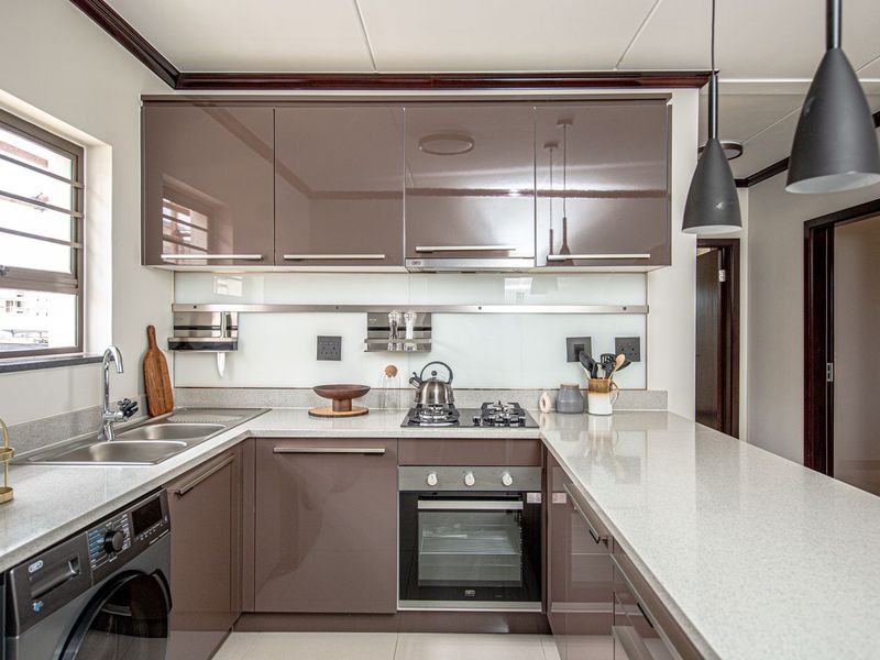 2 bed 2 bath Apartment for sale - Photo 3