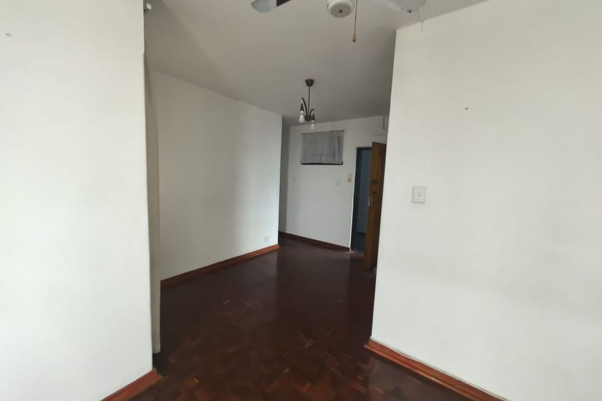 2.5 Bedrooms, 1 Bathroom Apartment To Let In Point, Durban - Photo 5