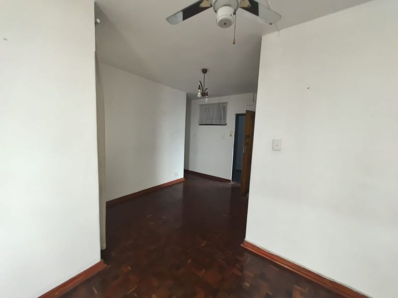 2.5 Bedrooms, 1 Bathroom Apartment To Let In Point, Durban - Photo 5