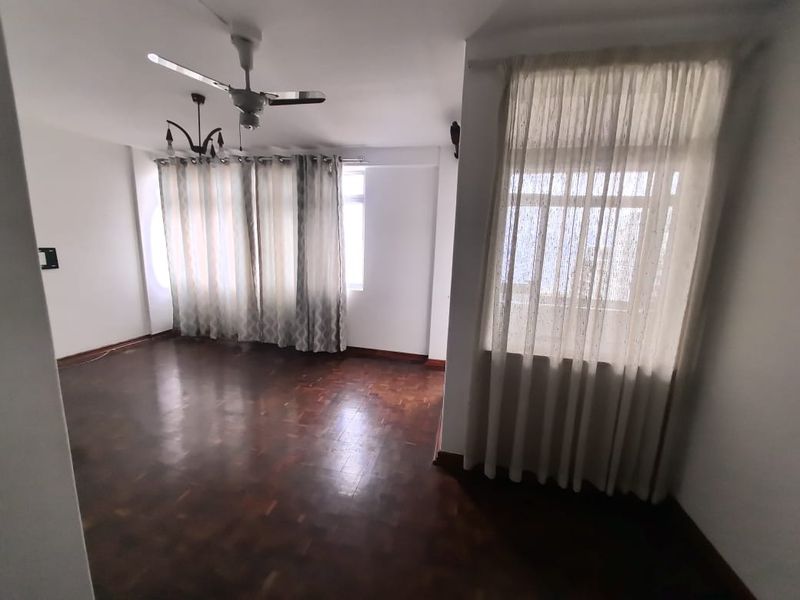 2.5 Bedrooms, 1 Bathroom Apartment To Let In Point, Durban - Photo 3
