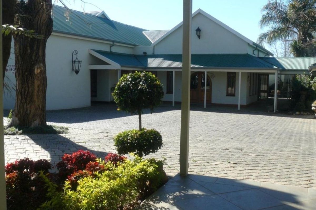Guest House Investment Opportunity – Equestria - Photo 2