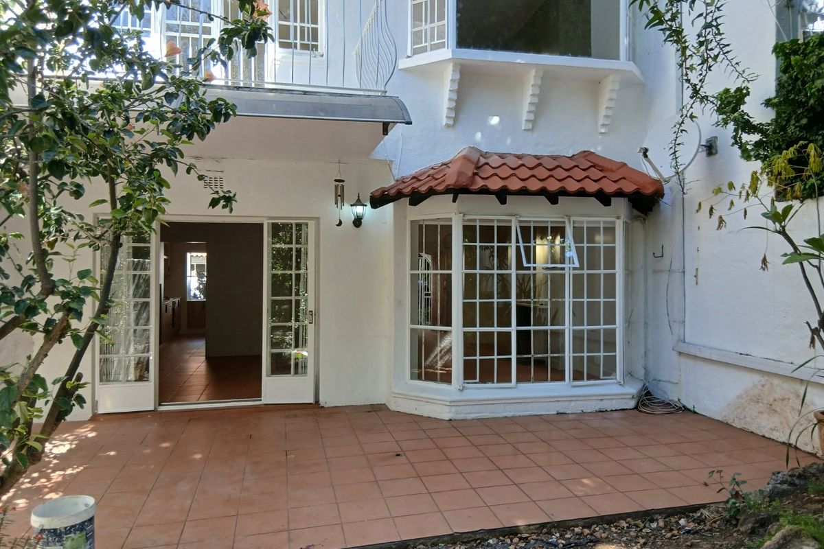 Newly Renovated Garden Unit North Facing Stylish 2 bed 2 bath Ensuite in the Heart of Sandton-Pet Friendly No Refuse or Sewage Charges-Prepaid Electricity - Photo 2