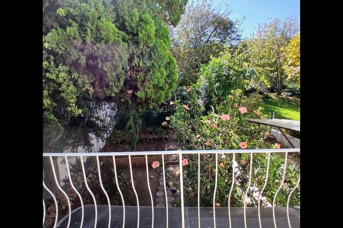 Newly Renovated Garden Unit North Facing Stylish 2 bed 2 bath Ensuite in the Heart of Sandton-Pet Friendly No Refuse or Sewage Charges-Prepaid Electricity - Photo 3