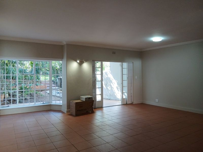Newly Renovated Garden Unit North Facing Stylish 2 bed 2 bath Ensuite in the Heart of Sandton-Pet Friendly No Refuse or Sewage Charges-Prepaid Electricity - Photo 7