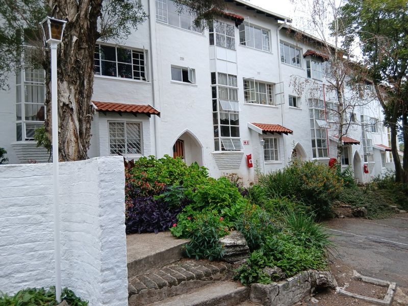 Newly Renovated Garden Unit North Facing Stylish 2 bed 2 bath Ensuite in the Heart of Sandton-Pet Friendly No Refuse or Sewage Charges-Prepaid Electricity - Photo 4
