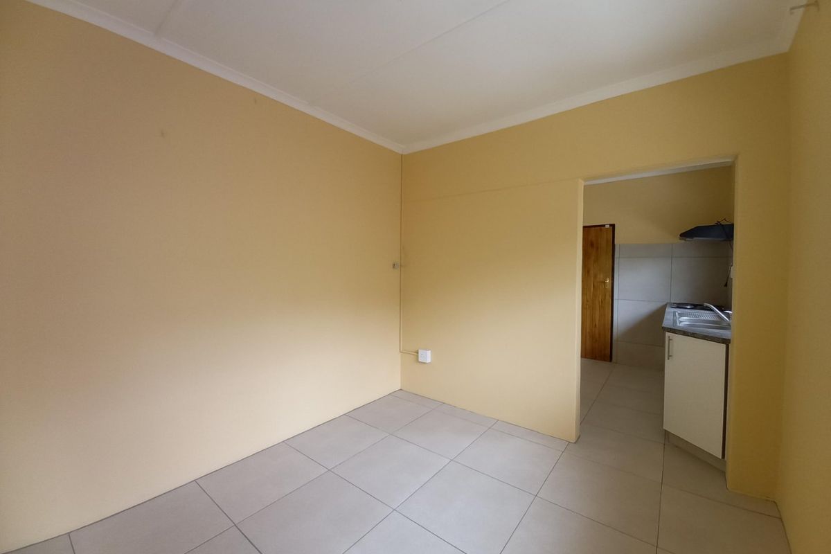 Modern 2 Bedroom Garden Cottage To Let In Stanger Manor - Photo 3