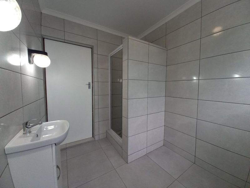 Modern 2 Bedroom Garden Cottage To Let In Stanger Manor - Photo 8
