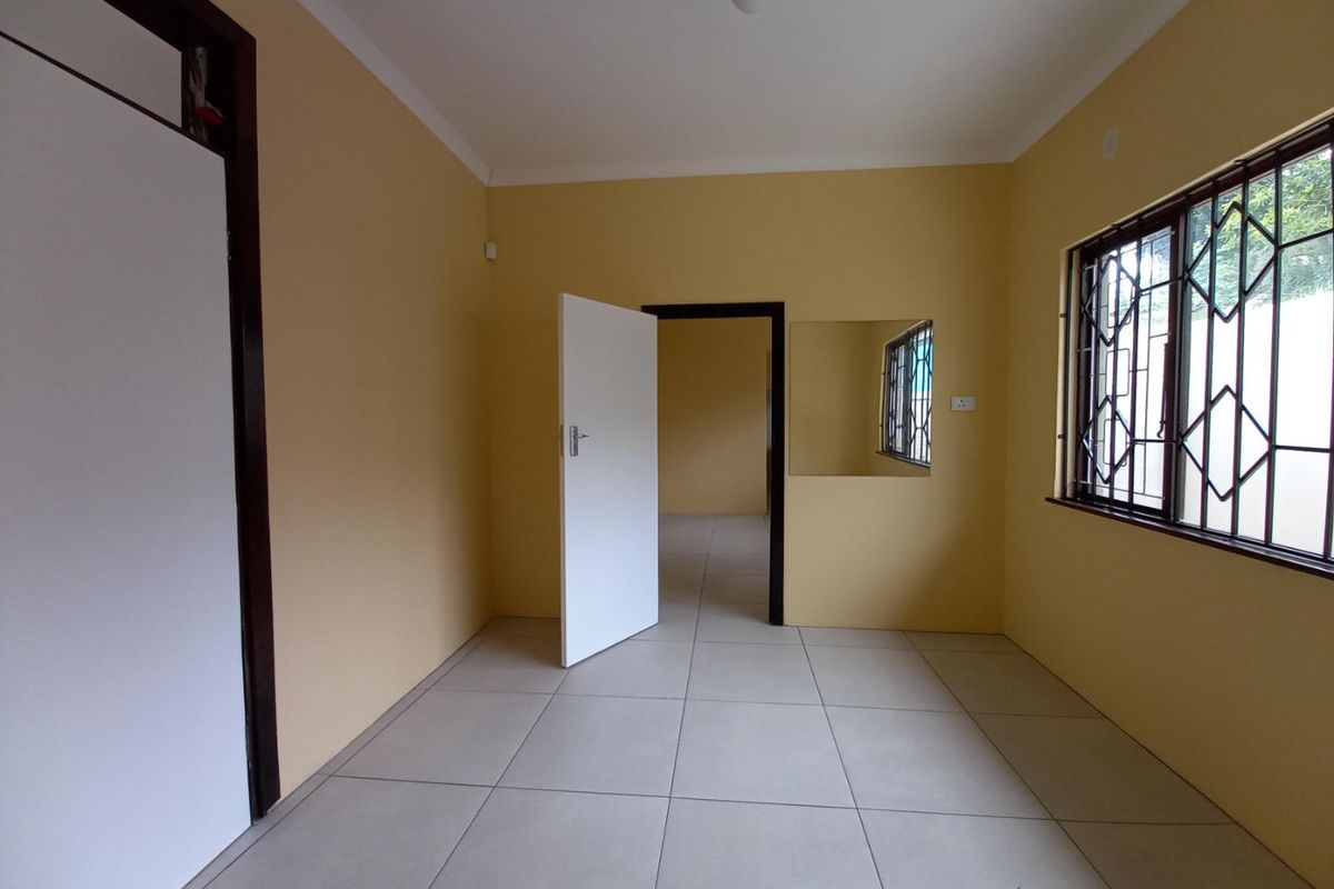 Modern 2 Bedroom Garden Cottage To Let In Stanger Manor - Photo 4