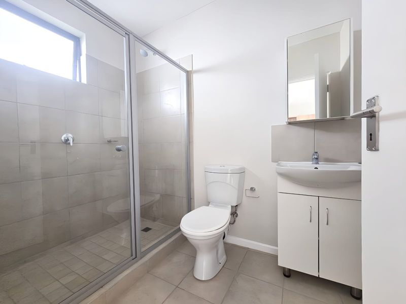 Modern 3-Bedroom Apartment in Secure Bliss Ballito Estate - Photo 8