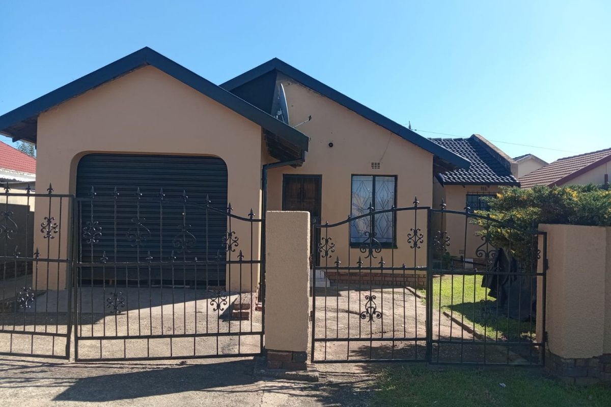 3 Bed House in Daveyton for Sale - Photo 2