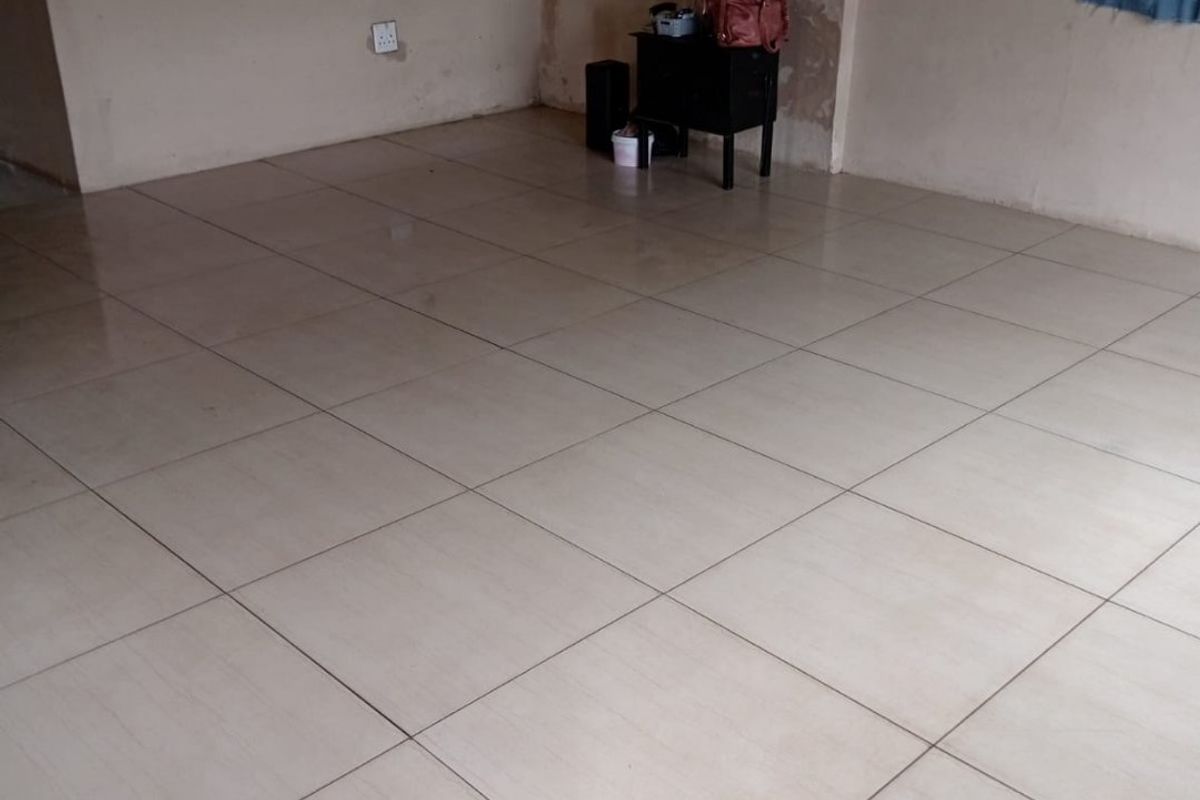 Charming Etwatwa Home with Spacious Living - Photo 5