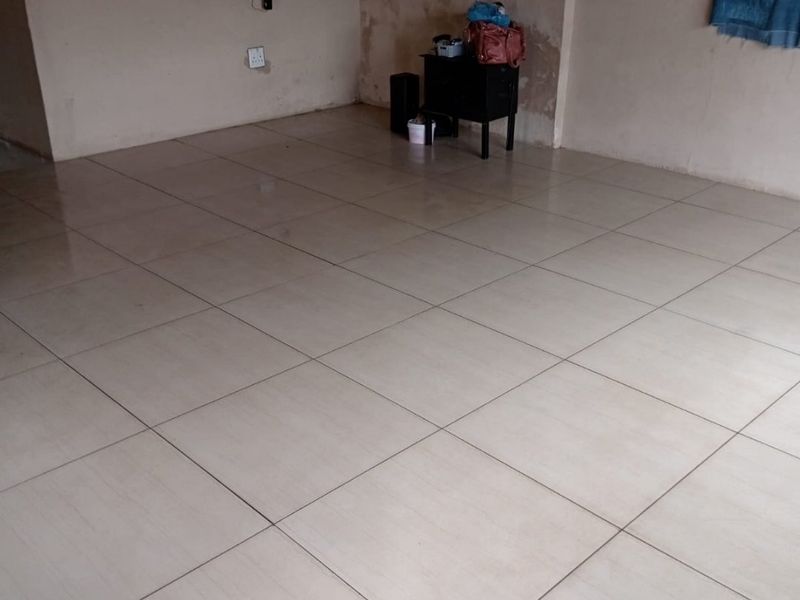 Charming Etwatwa Home with Spacious Living - Photo 5