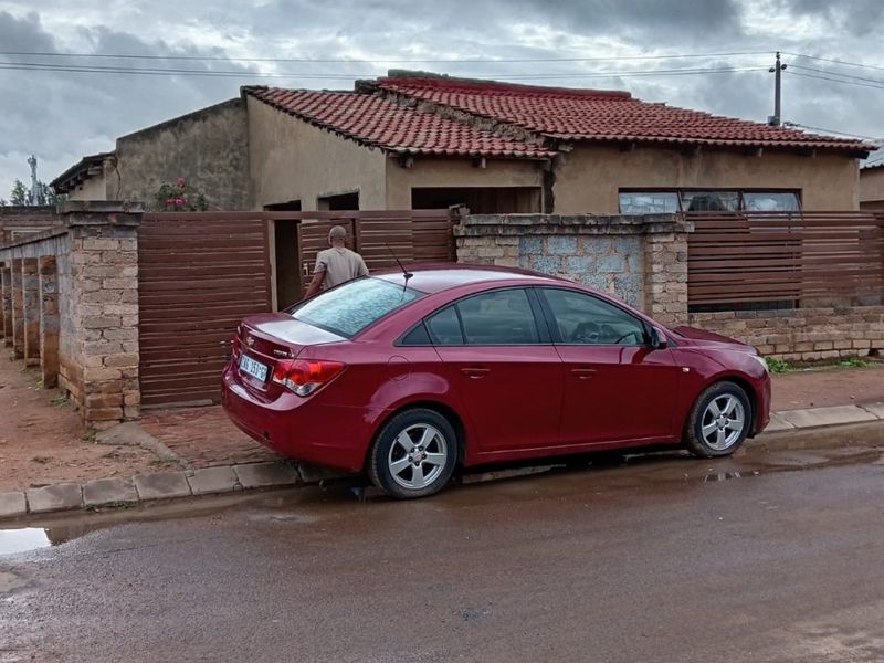Charming Etwatwa Home with Spacious Living - Photo 2