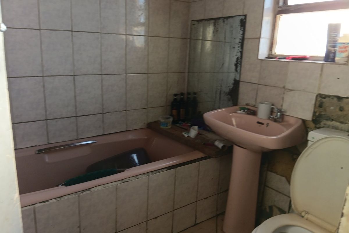 5 Bedroom house with shop for sale in Tafelsig - Photo 4